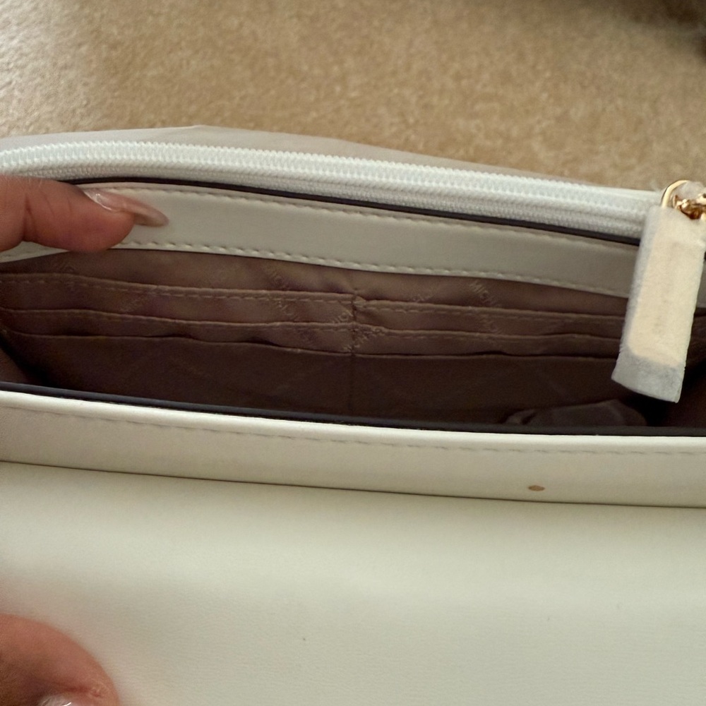 Michael Kors White and Gold Quilted Shoulder Bag - Picture 5 of 6